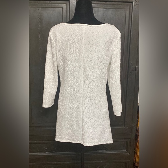 La Vanya white oversized tunic with sparkly rhinestones on neckline. Size medium - Picture 3 of 10